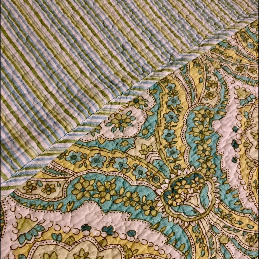 April Cornell reversible queen cotton quilt